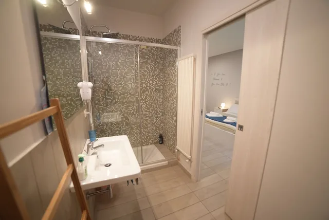 Design, Triple, 1 Queen and 1 Single Bed، B&amp;B Lamezia Terme 4/4