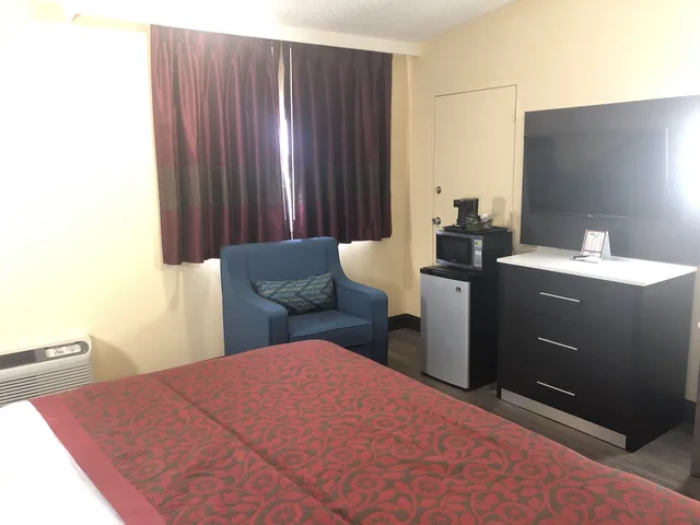 غرفة قياسية بسرير كينج، Days Inn By Wyndham Grove City Columbus South 1/4