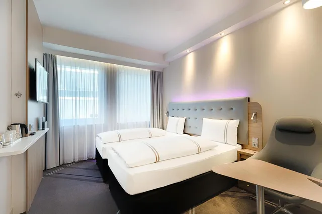 غرفة قياسية بسرير مزدوج أو سريرين منفصلين، Premier Inn Lindau Hotel 4/7