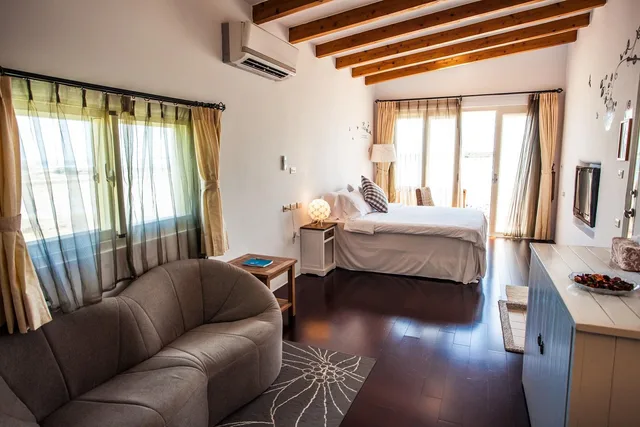 غرفة قياسية بسرير مزدوج بإطلالة على البحر بشرفة، Summer Ya BnB 2/2