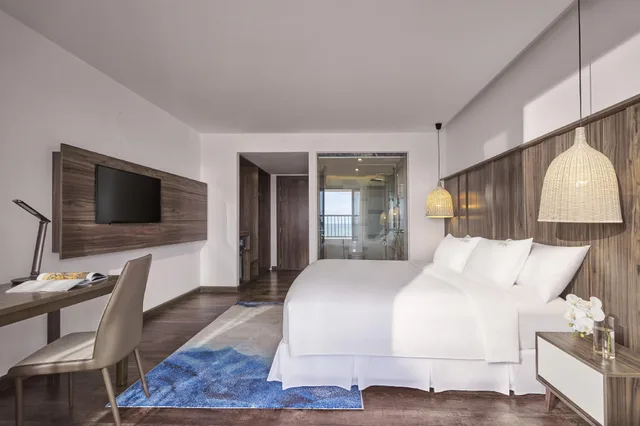 غرفة سوبيريور بسرير كوين بإطلالة جزئية على البحر، Vias Hotel Vung Tau 1/3