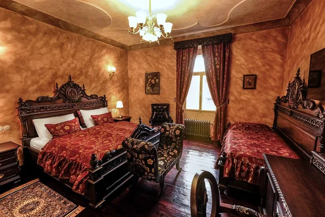 Suite, 1 King and 1 Single Beds, Hotel Ebersbach 2/8