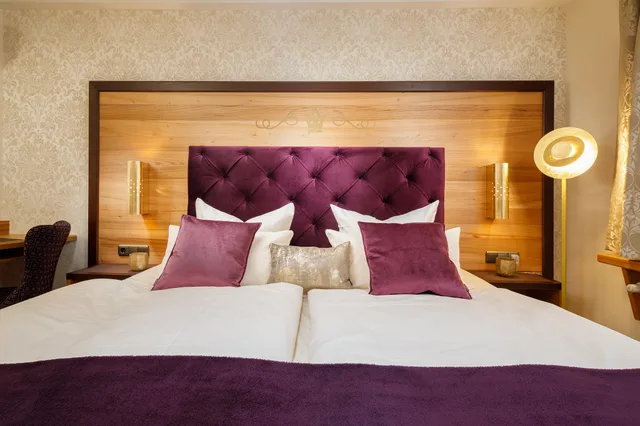 Classic, Double Bed, Hotel Schlosskrone 2/2