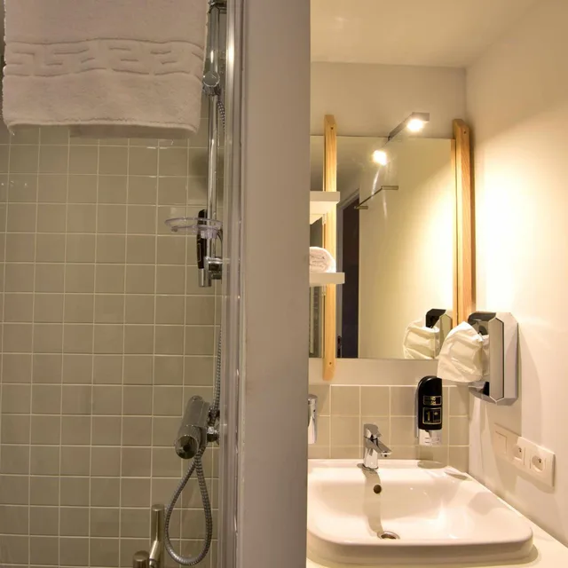 غرفة قياسية بسرير كينج، Belvue Hotel 7/9
