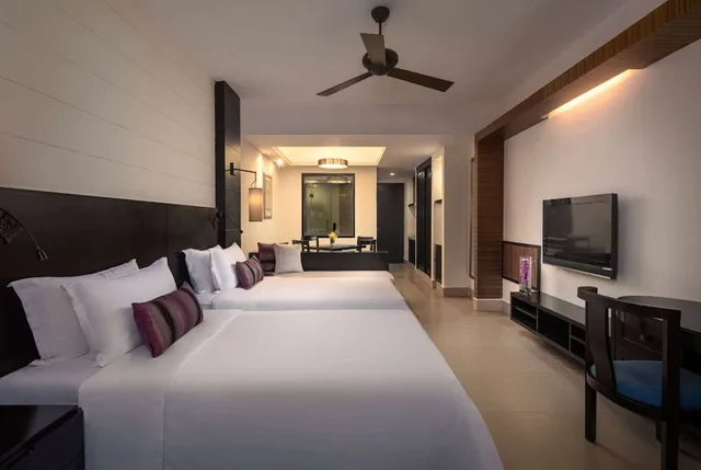 غرفة سوبيريور بسريرين مزدوجين بإطلالة على الحديقة، Ramada Plaza by Wyndham Sanya Bay 1/8