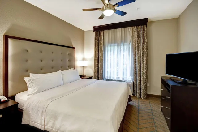 جناح بسرير كينج بغرفة نوم واحدة مع أريكة، Homewood Suites by Hilton Tampa-Port Richey 4/9