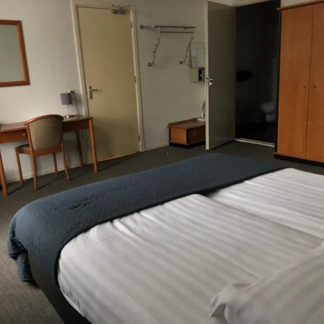 غرفة ثلاثية، Hotel Wilhelmina 3/6