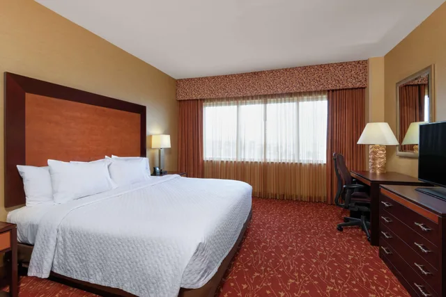 Pure, 2 Rooms, Wellness, Suite, King Bed, Embassy Suites by Hilton Loveland Hotel Conference Center and Spa 1/2