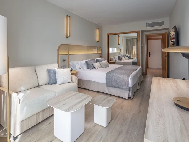 غرفة عائلية بسريرين منفصلين مع أريكة، Hotel Tabaiba Princess 3/4