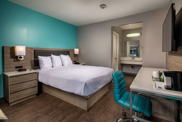 غرفة بزنس بسرير كوين، Travelodge By Wyndham LAX South 4/10