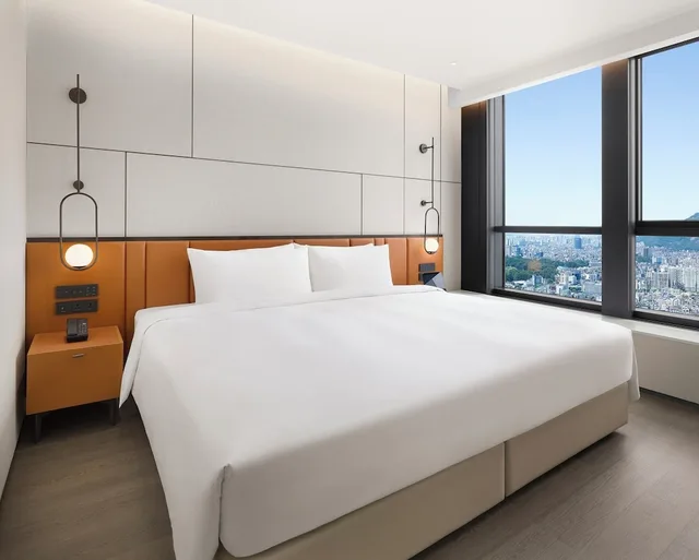 1 Bedroom, Superior, Suite, King Bed, Pullman Ambassador Seoul Eastpole 1/2