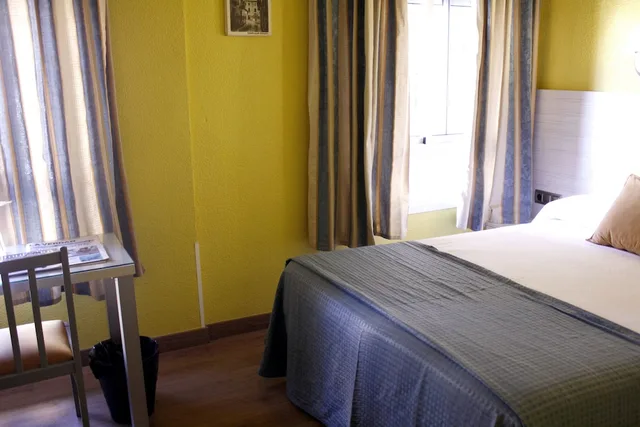 غرفة تقليدية بسرير كوين، Hotel Universal Murcia 3/10