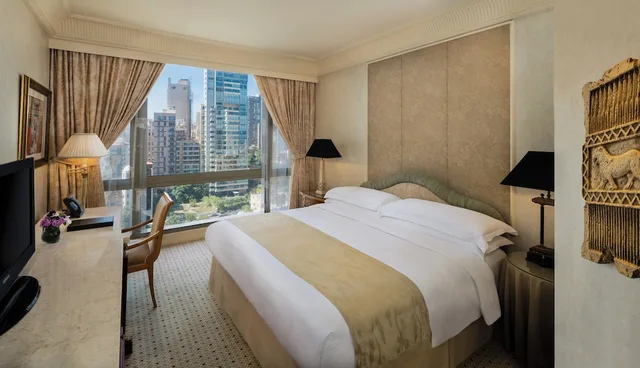 غرفة كلاسيكية بسرير كينج، Intercontinental Phoenicia Beirut 1/7