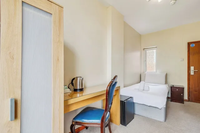 Compact, Single Bed، London Star Hotel 2/6
