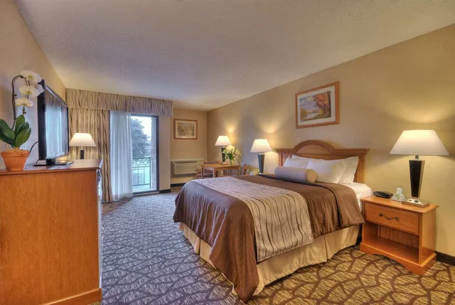 Room, King Bed, Pet Friendly, Best Western Clifton Park 1/4