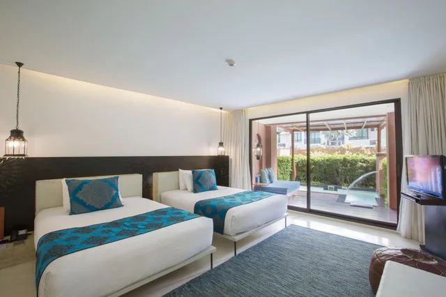 Pool, Suite، Marrakesh Hua Hin Resort And Spa 3/8