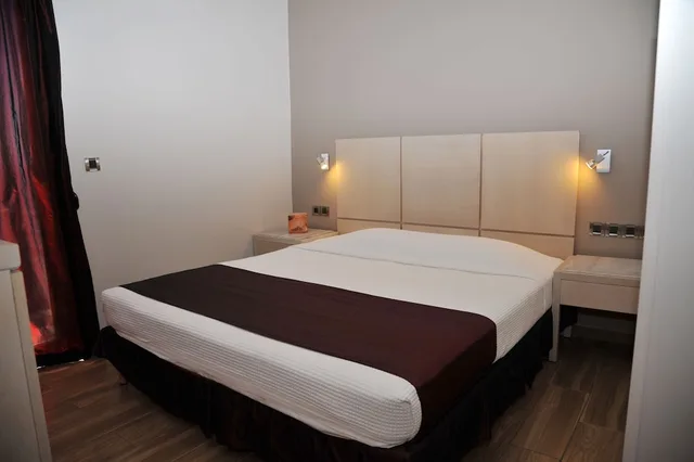 غرفة بإطلالة على البحر مفردة بسرير مزدوج، Plaza Hotel 3/6