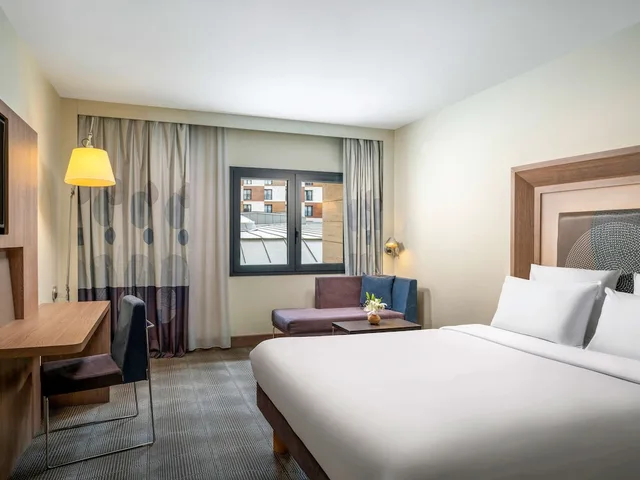 Executive, Queen Bed, Novotel Istanbul Bosphorus Hotel 3/10