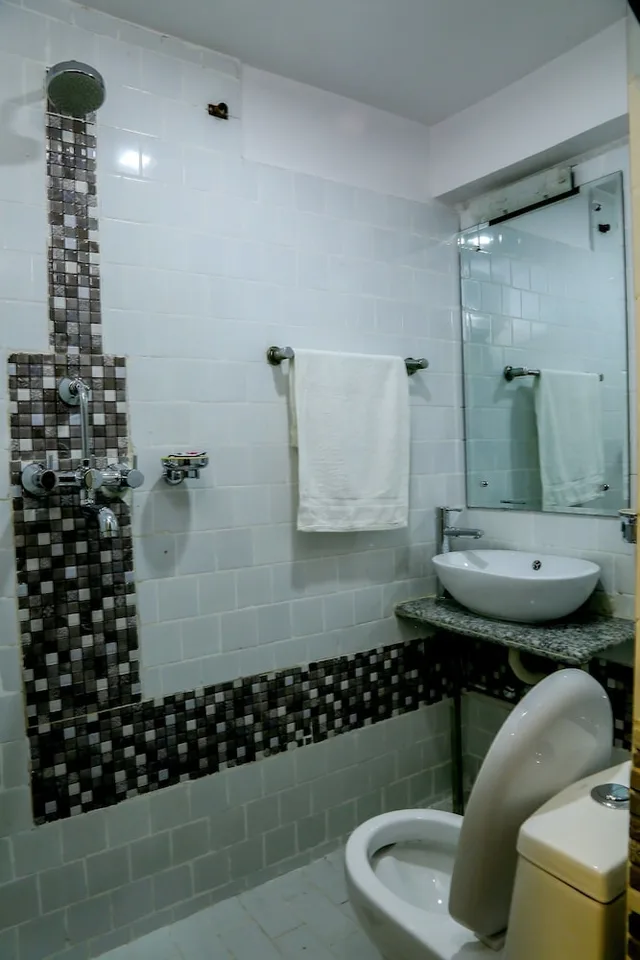 Deluxe, Triple, 3 Beds, Hill View, Hotel Himalayan Oasis 7/8