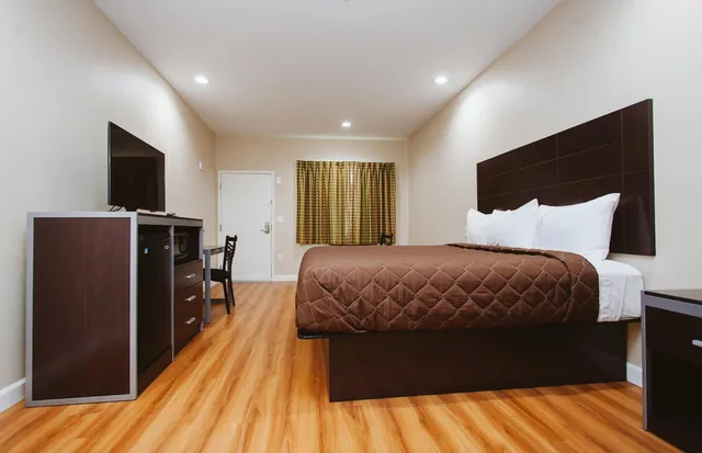 غرفة بسرير كينج، Palace Inn Houston Northwest 290 1/5