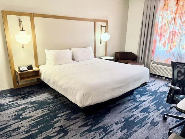 غرفة بسرير كينج لذوي الإعاقة، Fairfield Inn And Suites Knoxville East 1/5
