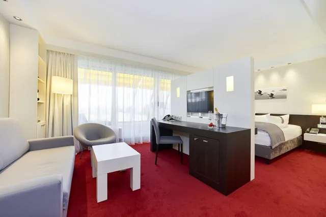 جناح بسرير كينج، Holiday Inn Berlin Airport Conference Centre Formerly Holiday Inn Berlin International Airport 4/8