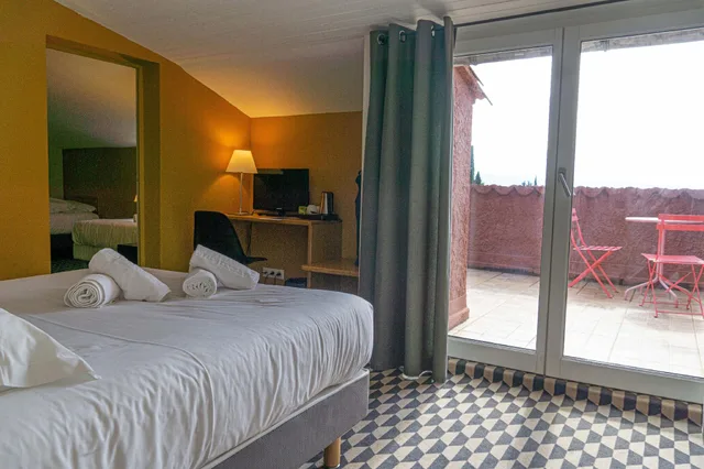 غرفة سوبيريور بسريرين منفصلين بإطلالة على الجبل، La Maison des Ocres 1/1