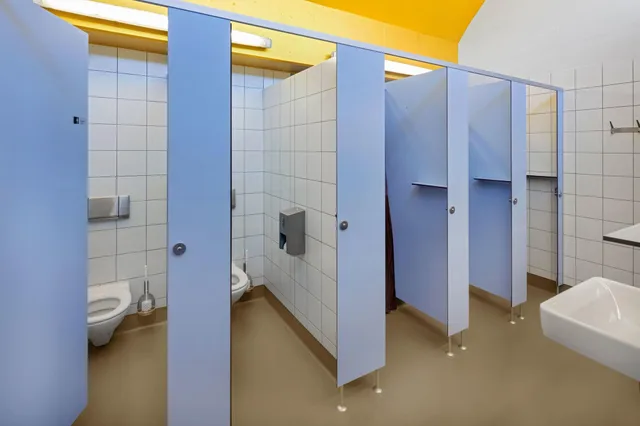 غرفة قياسية رباعية بحمام مشترك، Lausanne Youth Hostel Jeunotel 5/6