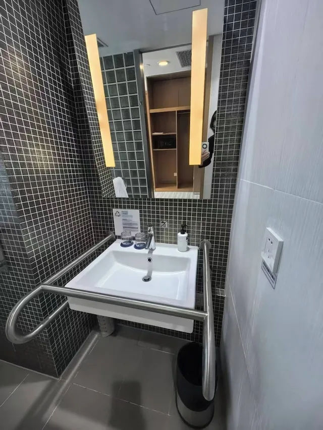 غرفة بسرير كوين لذوي الإعاقة، Holiday Inn Express Shanghai Gongkang 8/8