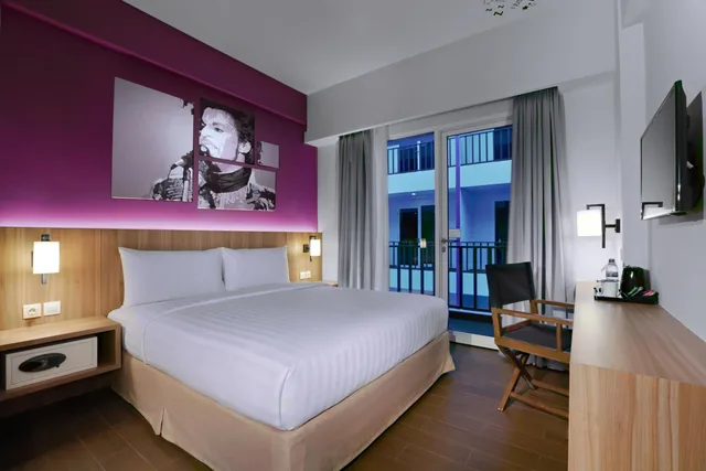 غرفة سوبيريور بسرير كوين بشرفة، Fame Hotel Sunset Road Kuta 1/4