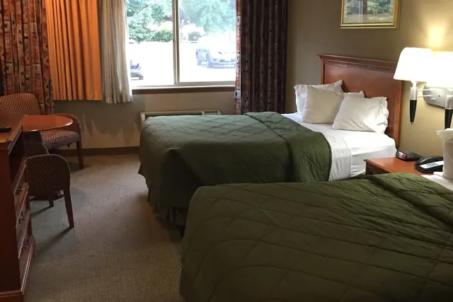غرفة بسريرين كوين لذوي الإعاقة، Quality Inn & Suites Wilsonville OR 2/5