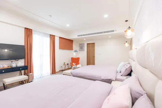 غرفة سوبيريور رباعية بسريرين كوين بشرفة، Kiwi Villa 1/7