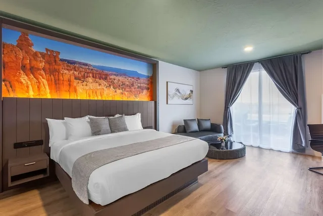 غرفة بسرير كينج لذوي الإعاقة، The Valor, Ascend Hotel Collection 2/10