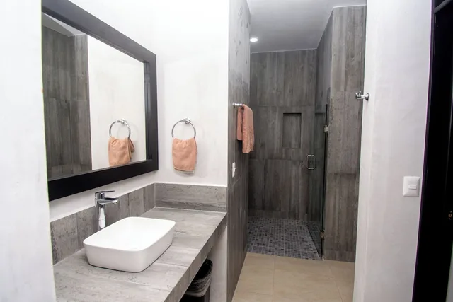 جناح سوبيريور بسرير كينج بإطلالة على المسبح مع أريكة، Hotel Casa Tortuga Tulum 8/10