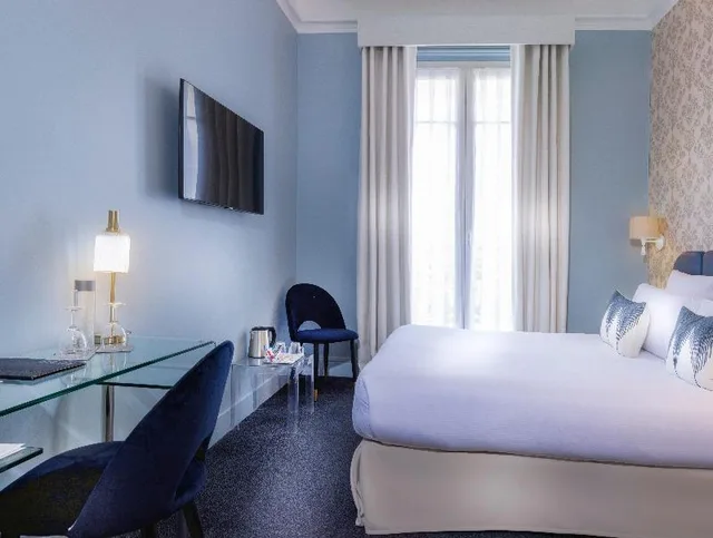 غرفة كلاسيكية مفردة بسرير كينج، Hotel Claridge 1/1