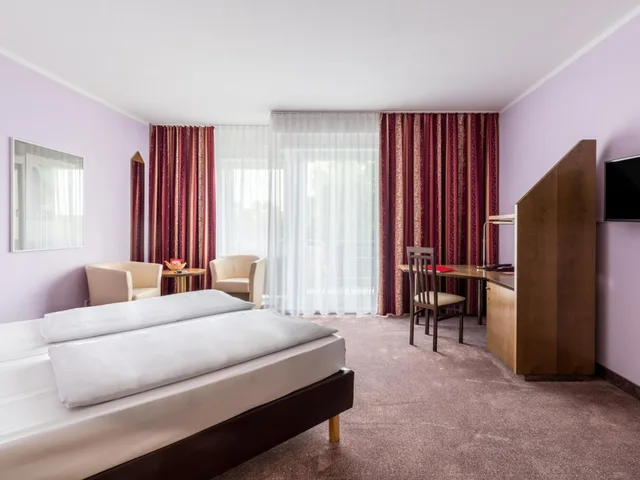 غرفة كومفورت بسرير مزدوج بشرفة، Azimut Hotel Dresden 4/7