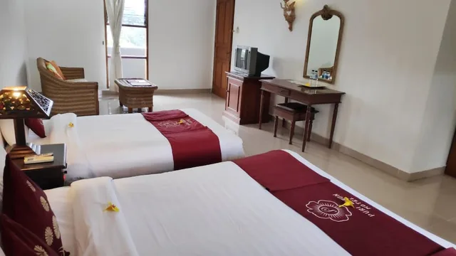 Deluxe, Triple, 1 Queen and 1 Single Bed, Puri Saron Madangan Hotel 5/10
