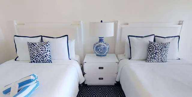 غرفة بسريرين كوين بشرفة بإطلالة جزئية على البحر لذوي الإعاقة، Hilton Key West Resort & Marina 4/9