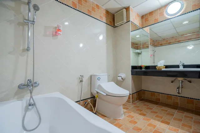 جناح جونيور بشرفة، Bella Villa Prima 6/6