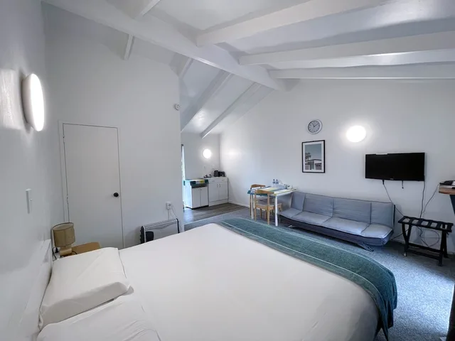 استوديو اقتصادي بسرير كوين بمطبخ، Siesta Motel 2/10