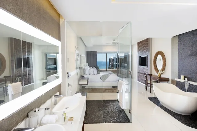 3 Bedrooms, Loft, 2 King Beds, 2 Queen Beds, Ocean View, Garza Blanca Resort Spa Los Cabos 7/9