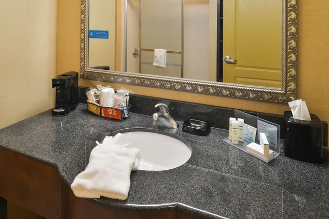 Study, King Bed, Sofa، Hampton Inn Williamsburg 9/9