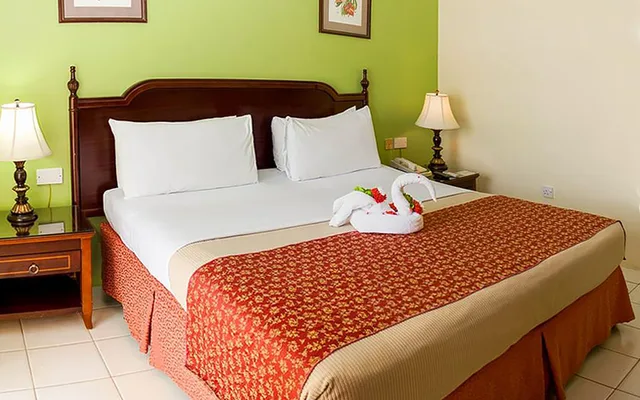 غرفة قياسية بسرير مزدوج، Bay Gardens Hotel 2/2