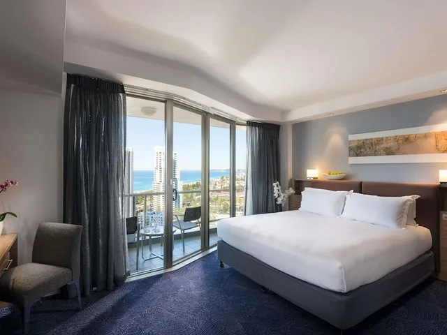 Opera, Spa, Suite, King Bed, Ocean View، Sofitel Gold Coast Broadbeach 1/2