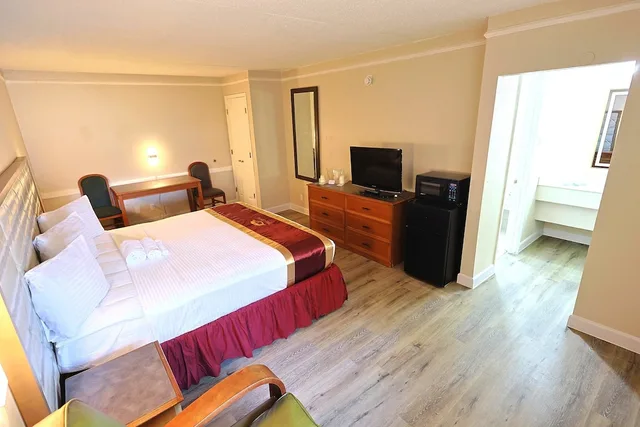 غرفة بسرير كينج لذوي الإعاقة، The Grand by Capital O Texarkana I-30 3/10