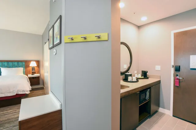 Studio, Suite, King Bed, Sofa, Hampton Inn and Suites Cincinnati Liberty Township 2/2