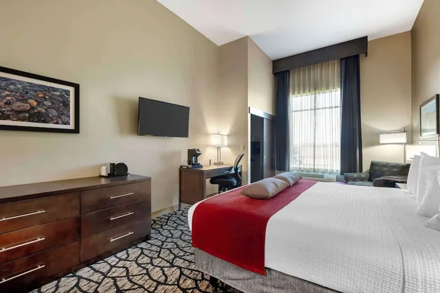 غرفة قياسية بسرير كينج لذوي الإعاقة، Best Western Plus Lakeview Hotel 1/9