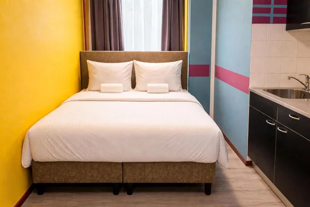 Budget, Double Bed, Amsterdam Teleport Hotel 1/2
