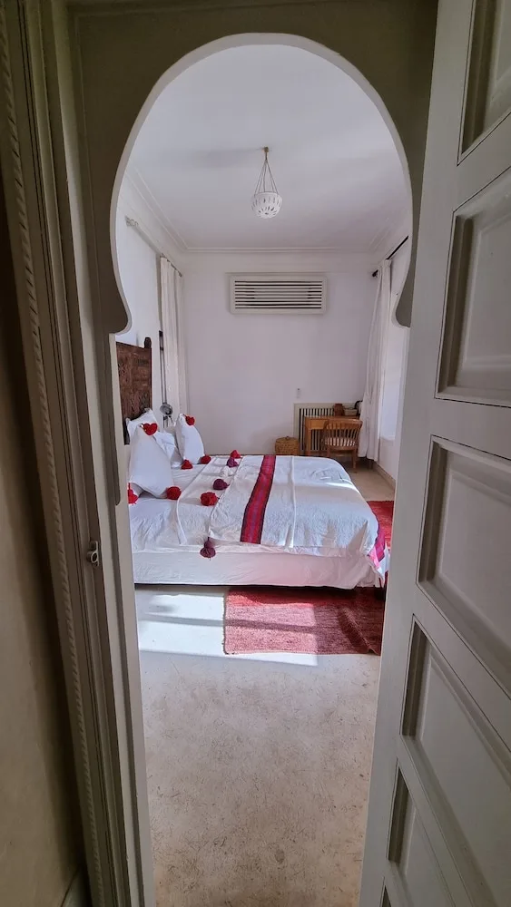 Superior, Queen Bed, Pool View, Tagadert Lodge 10/10