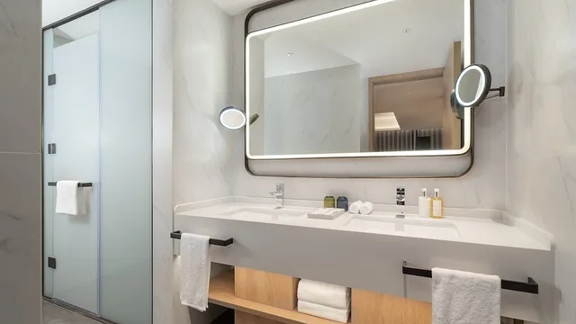 Holiday Inn Jinan Daming Lake By IHG، جينان 50/50